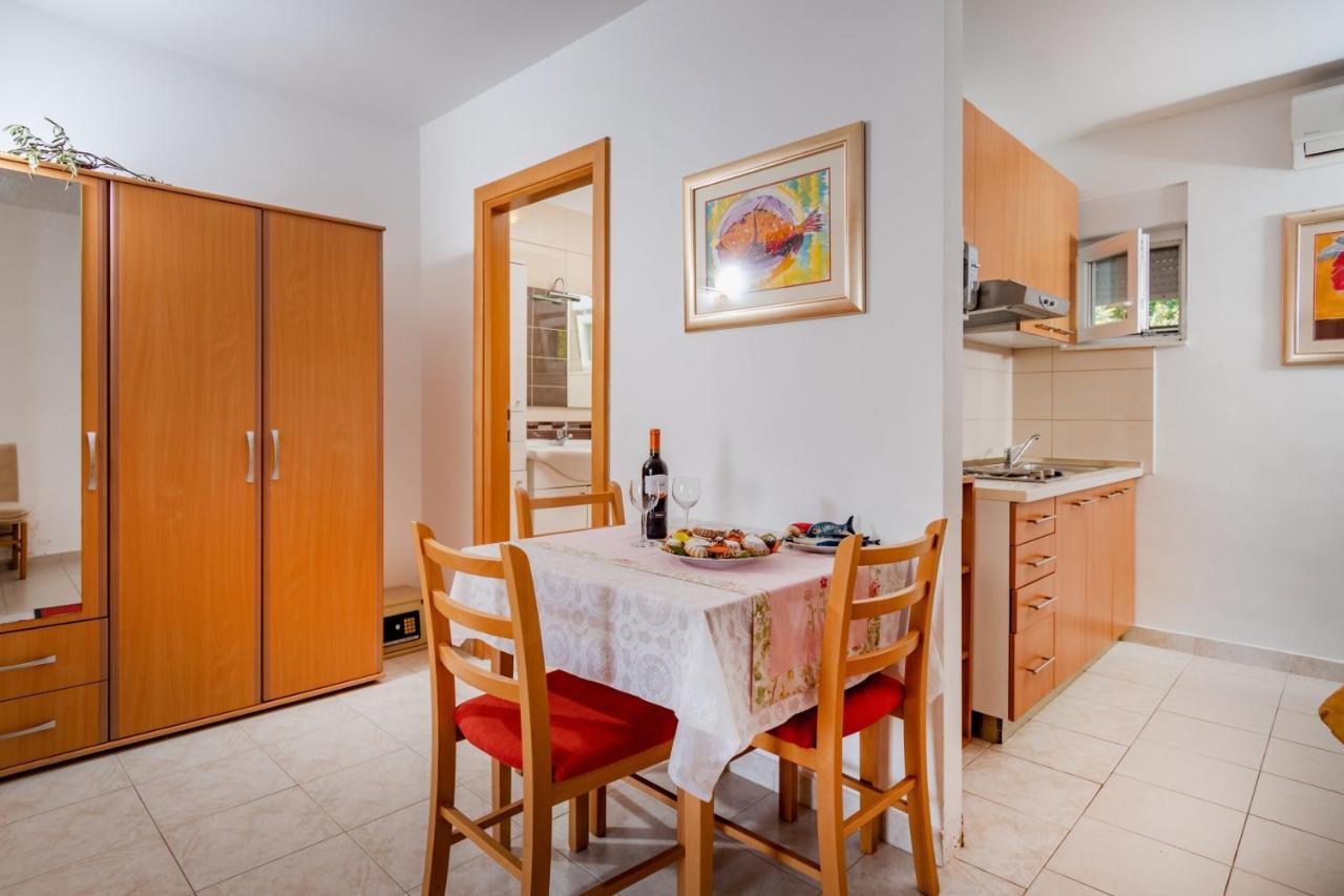 Apartments Tolic Baska Voda Luaran gambar